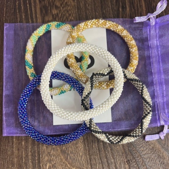 Sashka Co Beaded Bracelets Set of 5 B12 - Picture 1 of 6